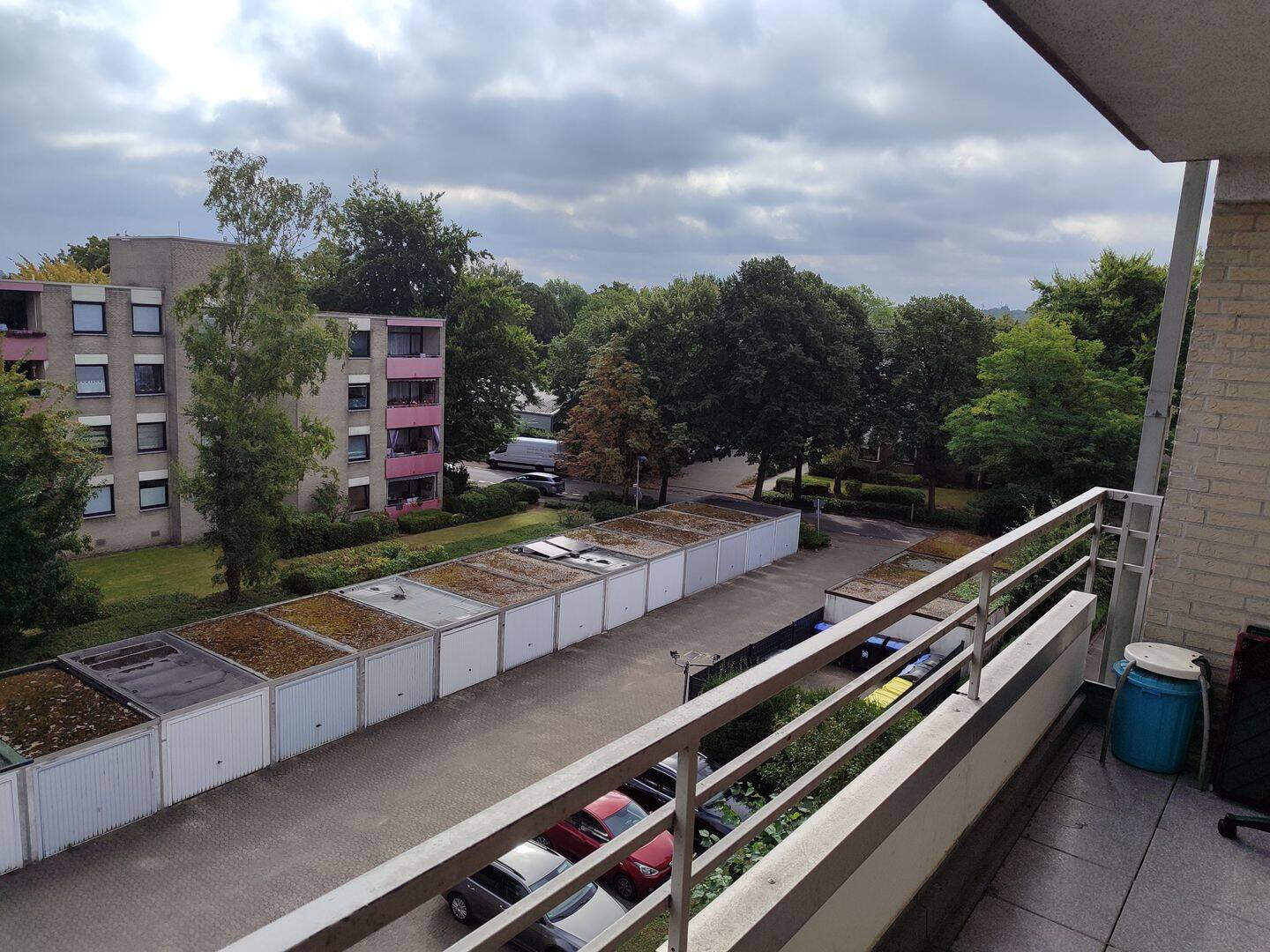 ELSTER & SÖHNE IMMOBILIEN präsentiert:  zentrale 3- Zimmer Eigentumswohnung mit  Balkon