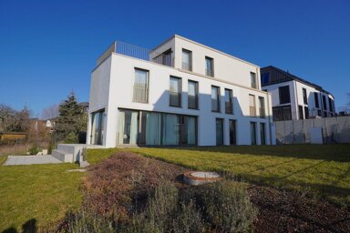 Villa zur Miete 4.970 € 5 Zimmer 218 m² 567 m² Grundstück frei ab sofort Neuenhain Bad Soden am Taunus 65812